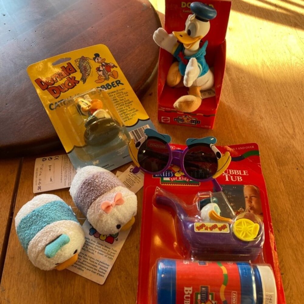 Disney's Donald Duck bundle